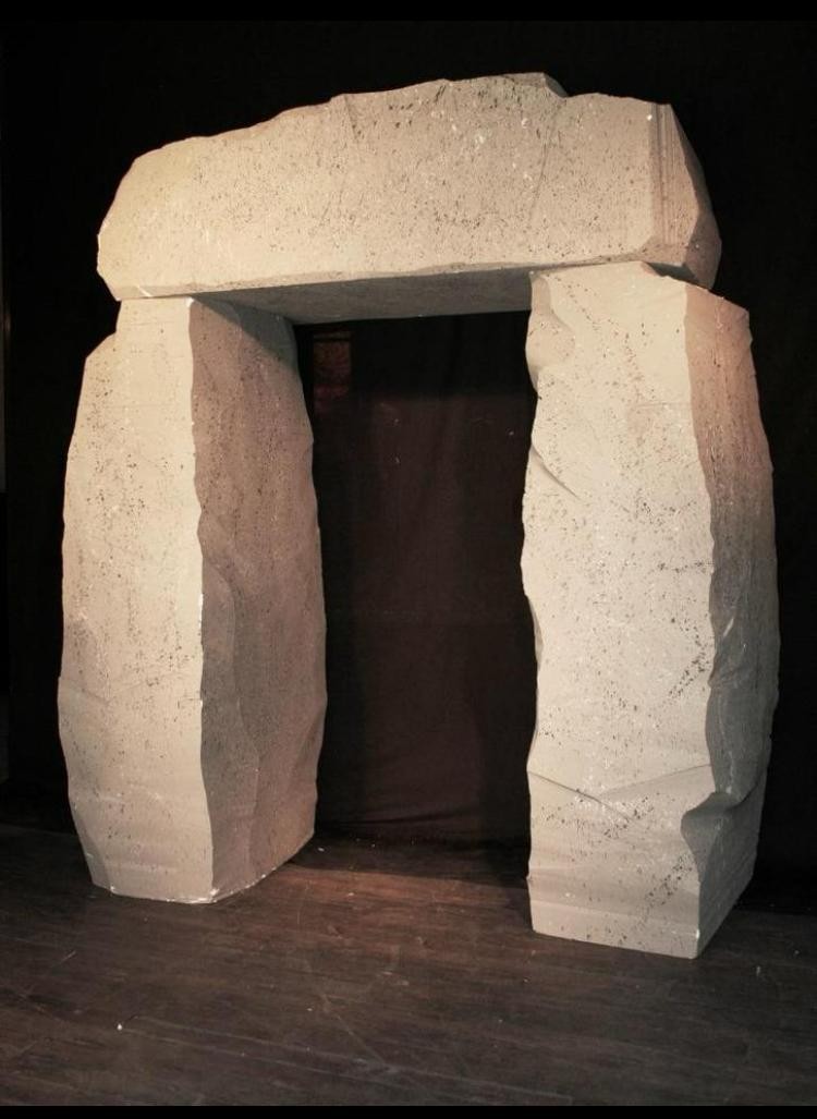 verhuur imitatie rotsblokken Stonehenge huren
