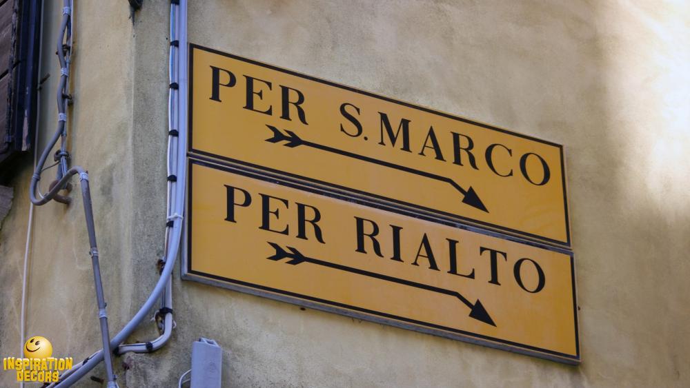 verhuur decor straatbord Venetie San Marco Rialto huren